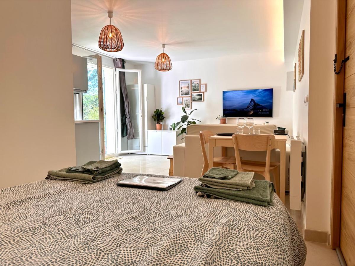 Paisible Studio Tout Neuf En Lisiere De Foret Peyrolles-en-Provence Экстерьер фото
